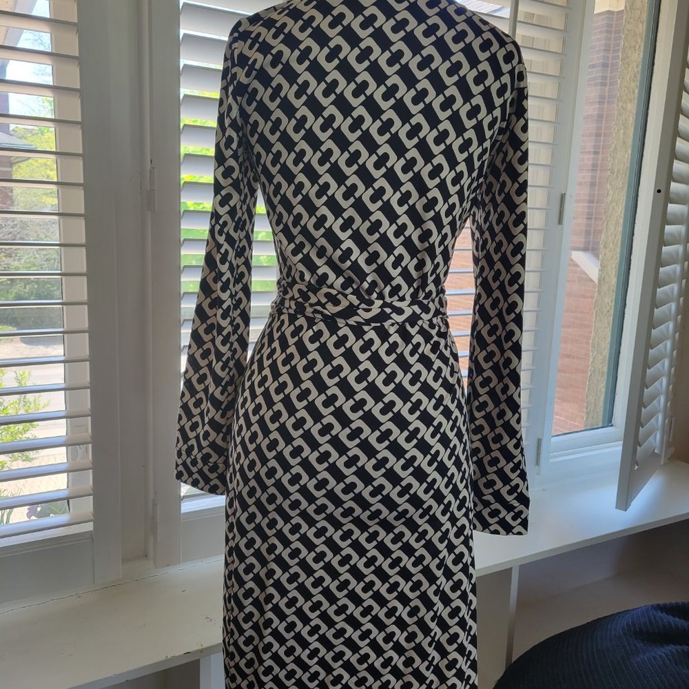 Dress - Picture 2 of 5